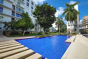 Spacious Condo with Gym & Pool Cancun