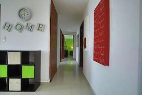 Spacious Condo with Gym & Pool Cancun