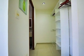 Spacious Condo with Gym & Pool Cancun
