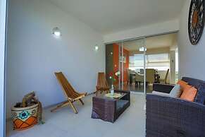 Spacious Condo with Gym & Pool Cancun