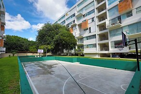 Spacious Condo with Gym & Pool Cancun