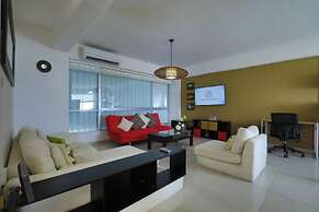 Spacious Condo with Gym & Pool Cancun