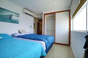 Spacious Condo with Gym & Pool Cancun