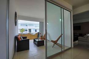 Spacious Condo with Gym & Pool Cancun