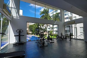 Spacious Condo with Gym & Pool Cancun