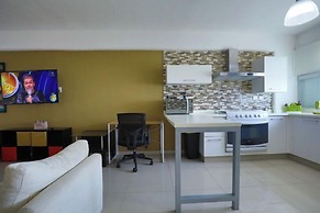 Spacious Condo with Gym & Pool Cancun