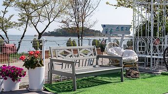 Yeongheungdo Blue Story Pension
