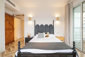 Book and Bed - Shanghai