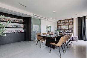 Book and Bed - Shanghai