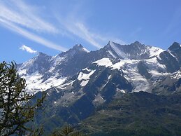 Mountain Stay With Balcony