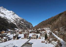 Mountain Stay With Balcony