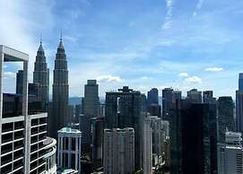 The Platinum KLCC by Moonlight