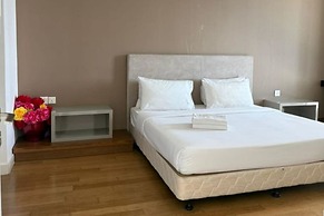 The Platinum KLCC by Moonlight