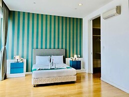 The Platinum KLCC by Moonlight