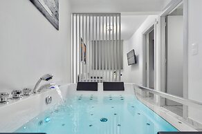 Premium Jacuzzi Suite at the City Center