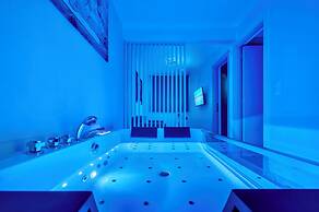 Premium Jacuzzi Suite at the City Center