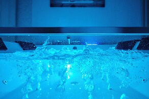 Premium Jacuzzi Suite at the City Center