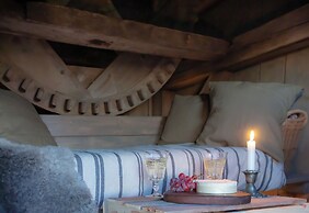 Mickels bondgårdsglamping