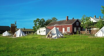 Mickels bondgårdsglamping