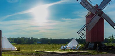 Mickels bondgårdsglamping