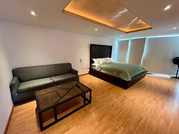 Venator House Boutique