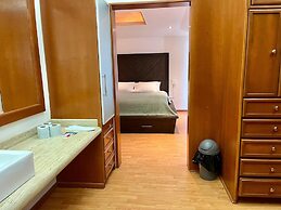 Venator House Boutique