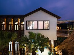 AiLee Villa & Hotel Tamcoc