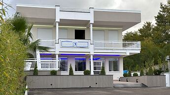Luxury Rooms Hotel