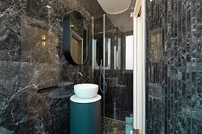 SJR Luxury Apartment Trevi Fountain