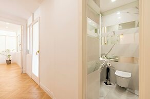 SJR Luxury Apartment Trevi Fountain