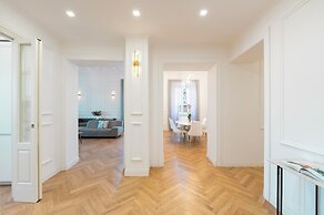 SJR Luxury Apartment Trevi Fountain