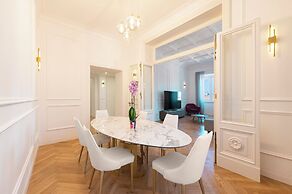 SJR Luxury Apartment Trevi Fountain