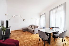 SJR Luxury Apartment Trevi Fountain