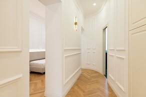 SJR Luxury Apartment Trevi Fountain