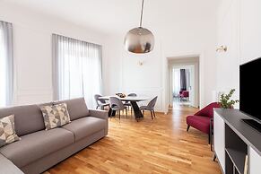 SJR Luxury Apartment Trevi Fountain
