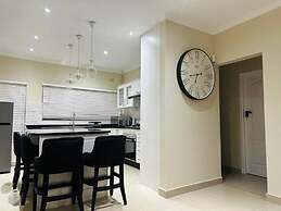 Stunning 2 bed With Pool - 2275