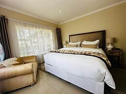 Stunning 2 bed With Pool - 2275