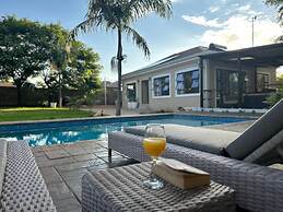 Stunning 2 bed With Pool - 2275