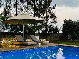 Stunning 2 bed With Pool - 2275