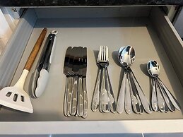 Lena St - 3 Bedroom House - Sleeps 6 - Wifi