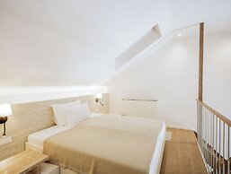 MARSHAL CLUB HOTEL