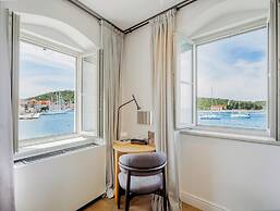 MARSHAL CLUB HOTEL