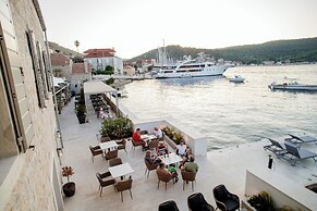 MARSHAL CLUB HOTEL