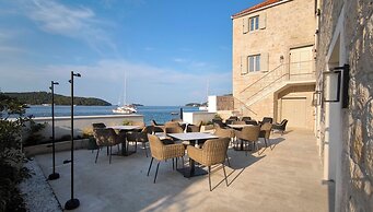 MARSHAL CLUB HOTEL