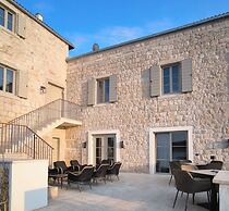 MARSHAL CLUB HOTEL