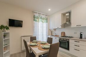 Zezio 44 in Como With 2 Bedrooms and 1 Bathrooms