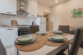 Zezio 44 in Como With 2 Bedrooms and 1 Bathrooms