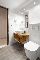 Captain's Seafront Apartments