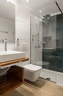 Captain's Seafront Apartments