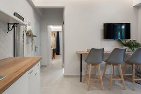 Captain's Seafront Apartments